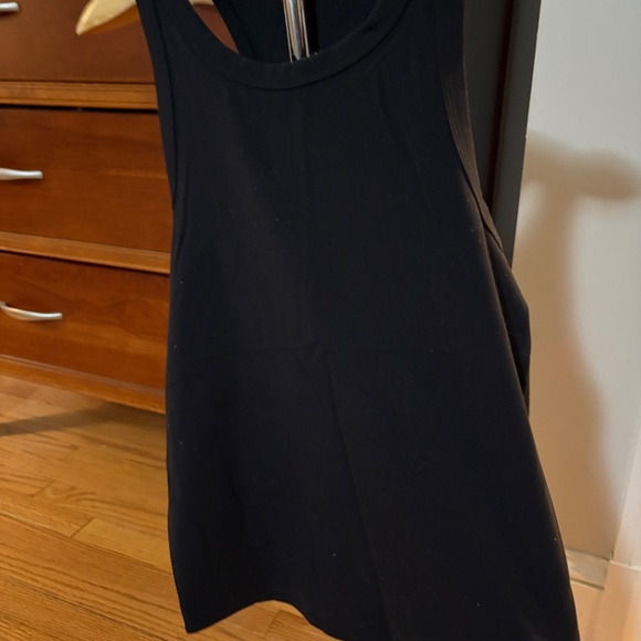 Lululemon tank - Picture 2 of 3